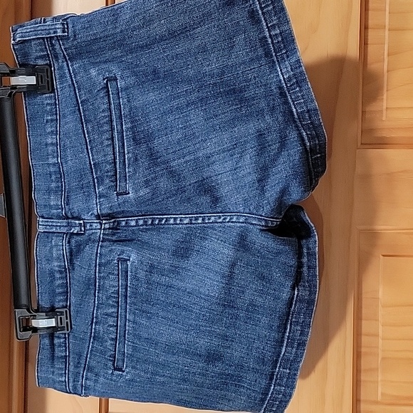 Old Navy Sz 10 Jean Shorts - Picture 2 of 4
